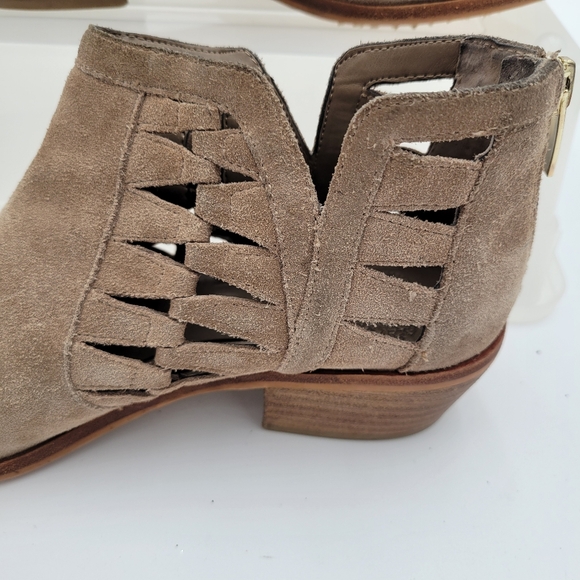 Womans Vince Camuto Peera Brown Suede Ankle Booties Back Zipper S 8 - Picture 8 of 13
